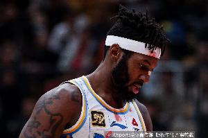 很难想象核心小外决战21分钟出手4次得分挂零 有些地方失去控制了