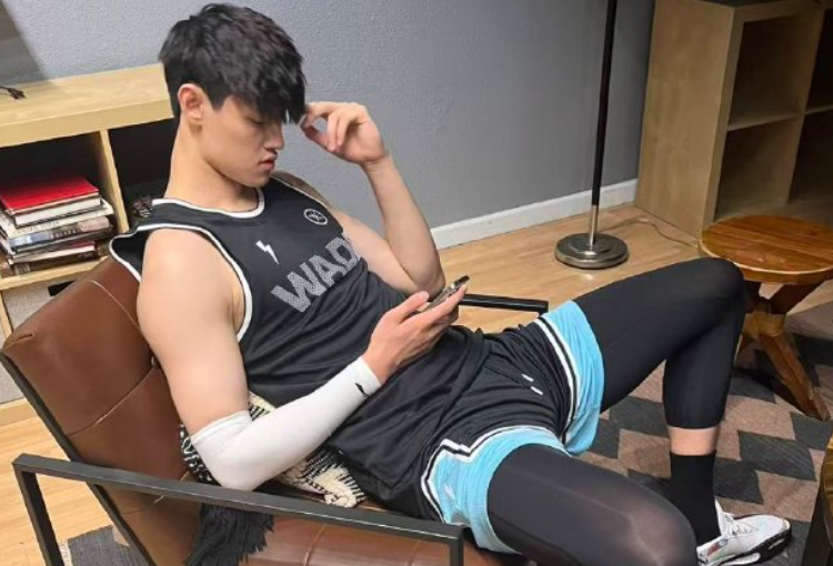 百家乐官网-工作室:曾凡博已完成近三周的训练及康复,后天将与篮网会合