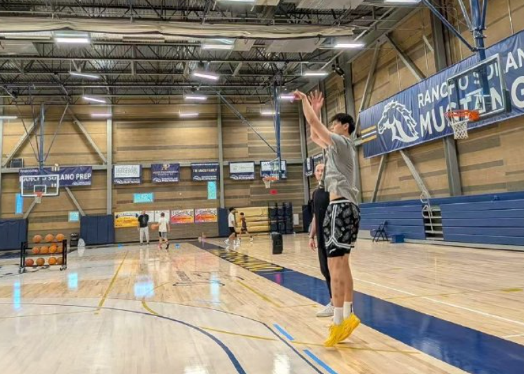 百家乐官网-工作室:曾凡博已完成近三周的训练及康复,后天将与篮网会合