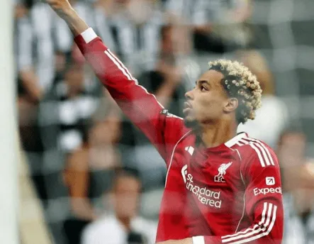 百家乐规则-埃基蒂克:我们没得到太多机会;队友让我有信心每场都进球