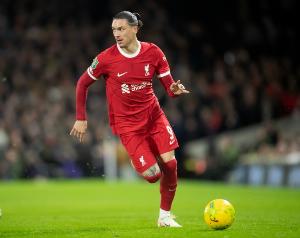 罗马诺:那不勒斯再接触努涅斯&沙特仍有意,利物浦愿5千万欧出售