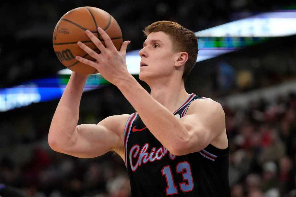 百家乐入口-武切维奇35+7+5准绝杀公牛险胜爵士 森萨博43分生涯新高