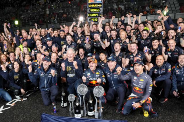 百家乐官网-维斯塔潘何以加冕双冠王①：与RB18赛车“完美融合”