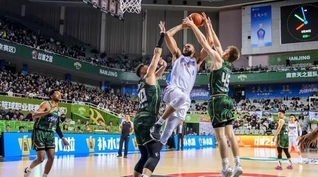 赵睿24分4板6助 北汽男篮90-88险胜同曦 赵柏清17分